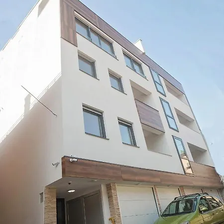 Luna Deluxe Center & Free Parking Apartment