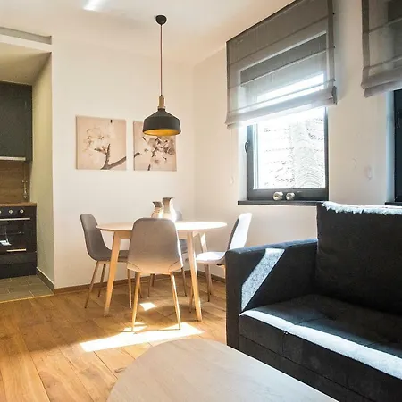 Luna Deluxe Center & Free Parking